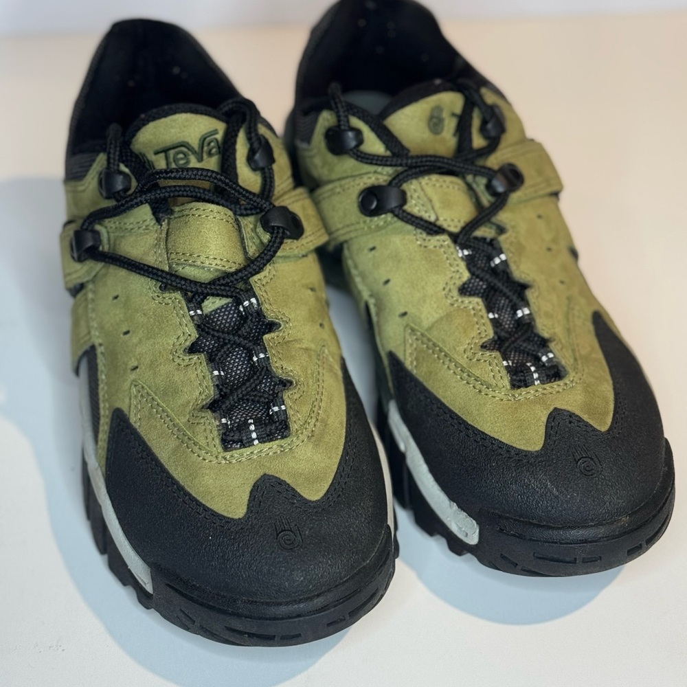 Teva Women’s Water Proof Hiking Shoes Size 8 Olive Green